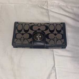 COACH CUTE never used grey gray and black wallet many pockets and cardholders